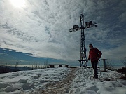 Salita alla cima (1227 m.) e all'anticima sud (1192 m.) del MONTE PODONA (1227 m.) il 31 marzo 2013